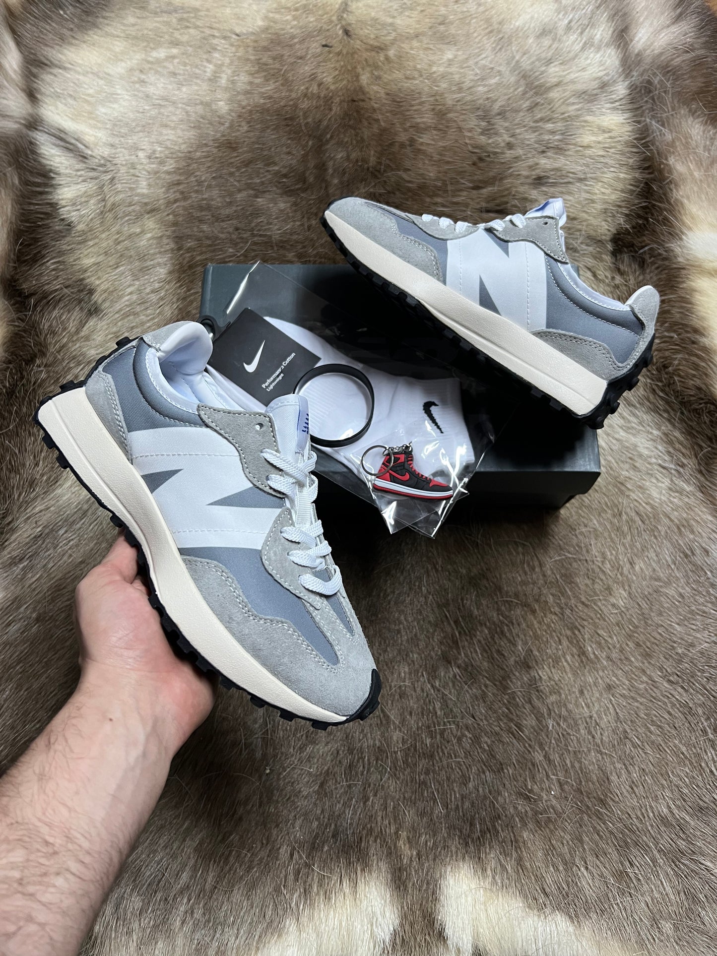 NEW BALANCE GRIS