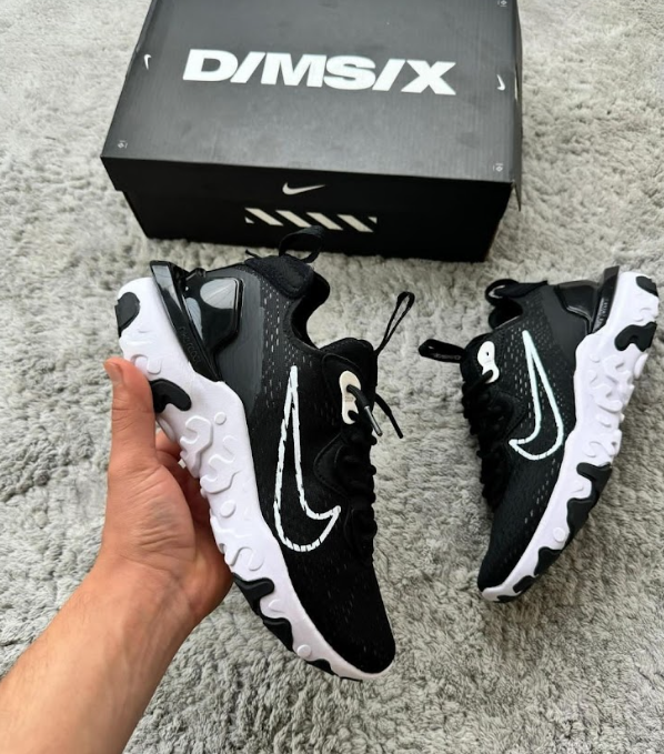 NIKE REACT