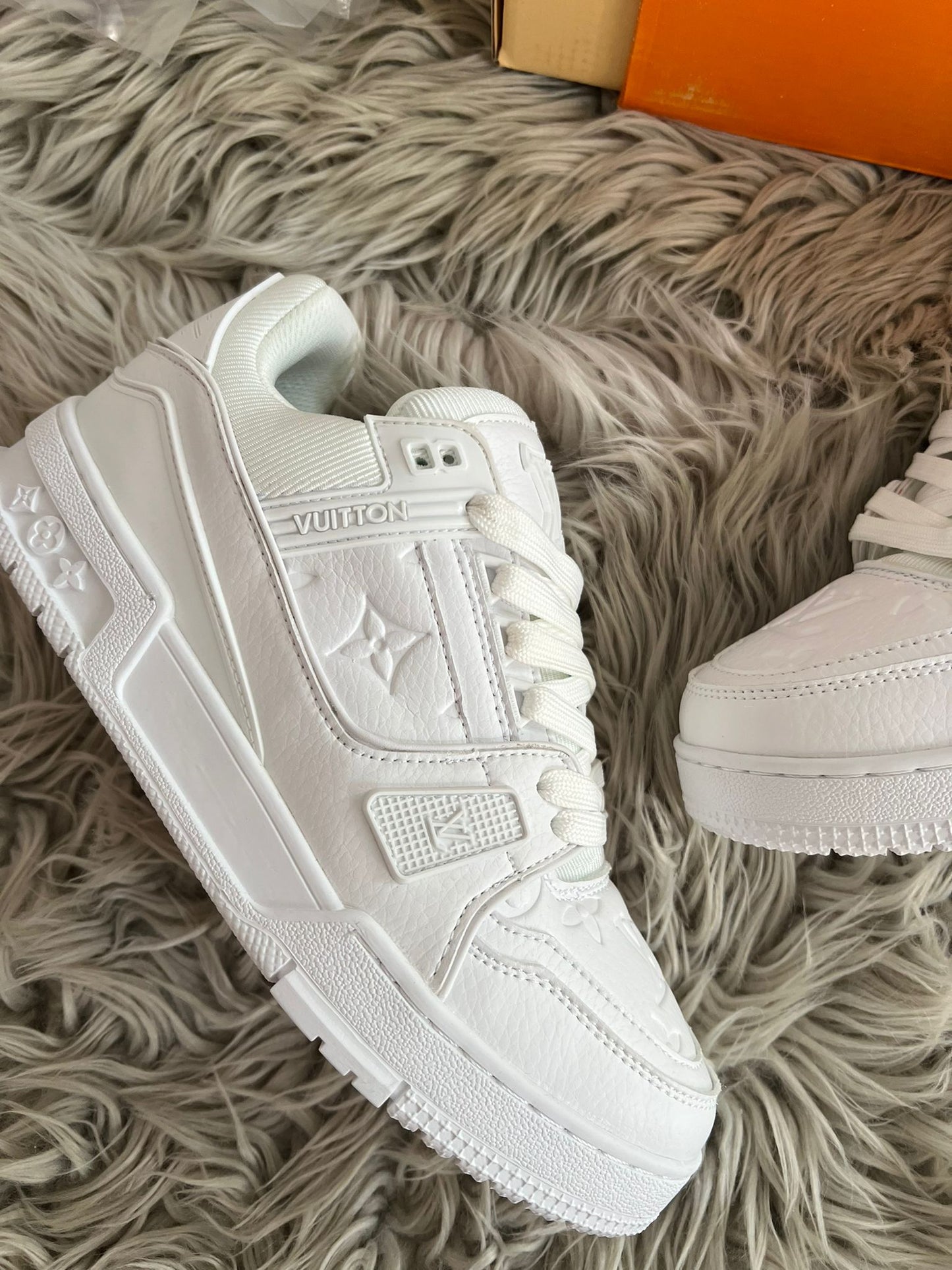 LOUIS VUITTON TRAINER BLANCAS