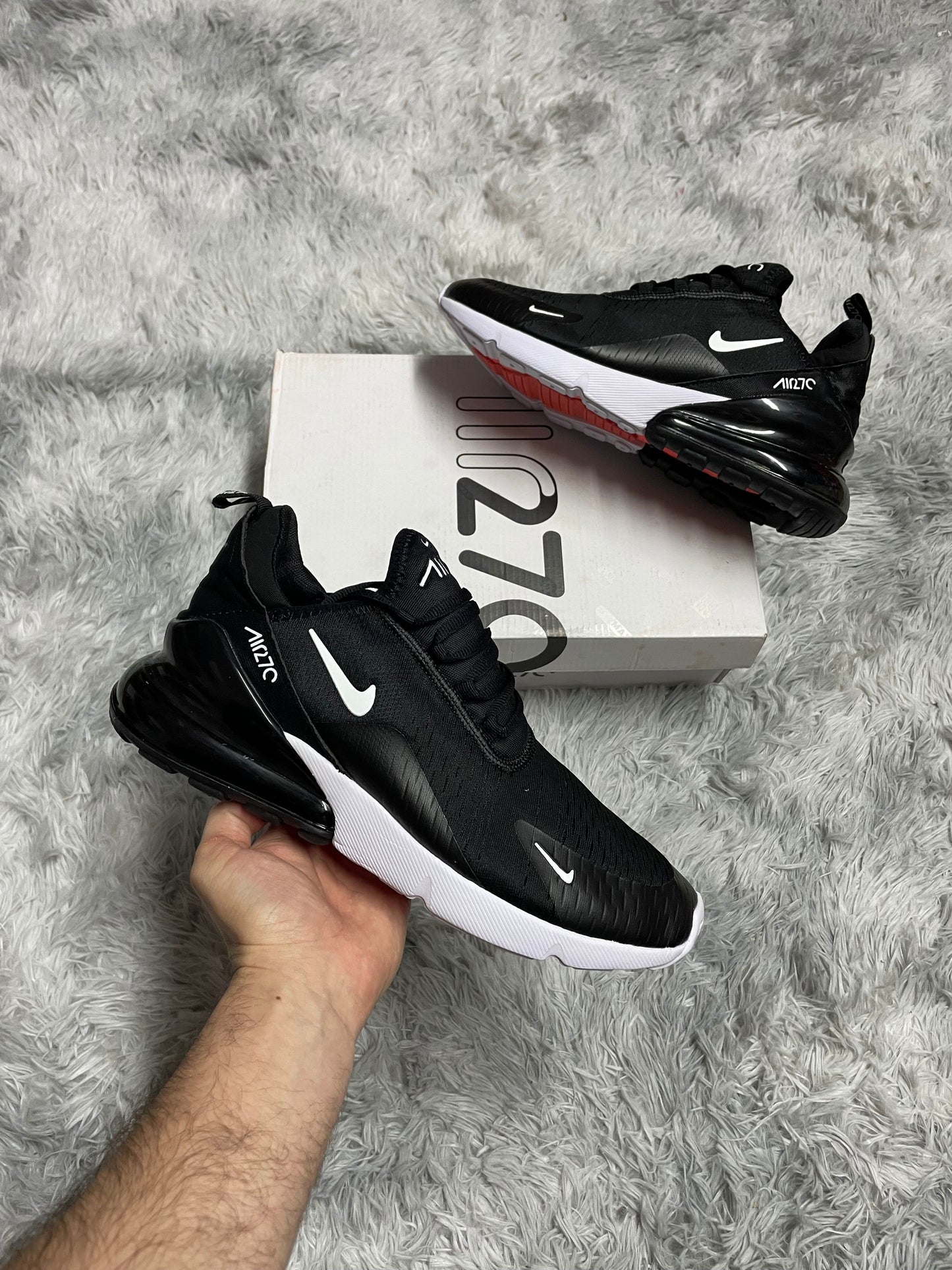 AIR MAX 270