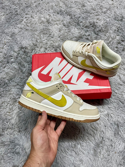 NIKE DUNK LOW