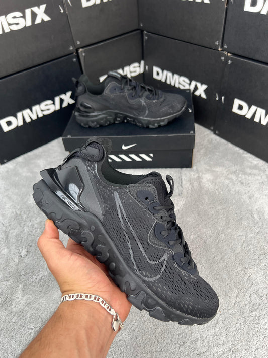 NIKE REACT