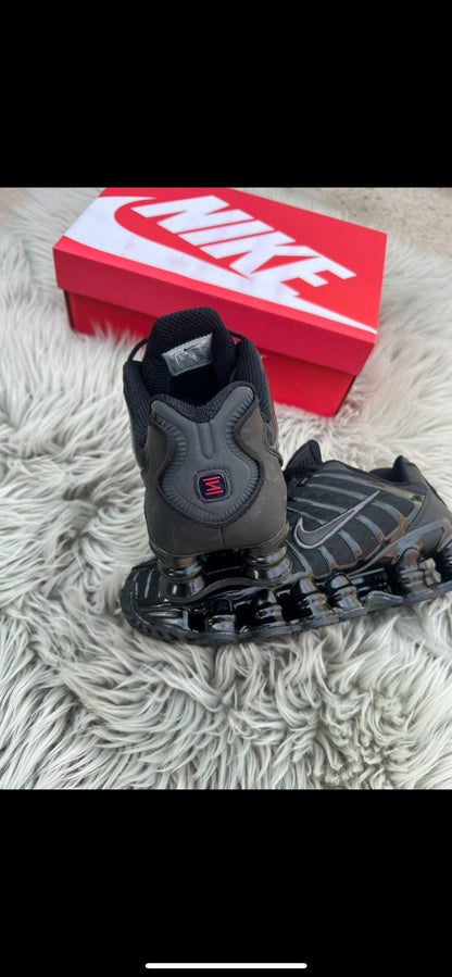 NIKE SHOX NEGRAS
