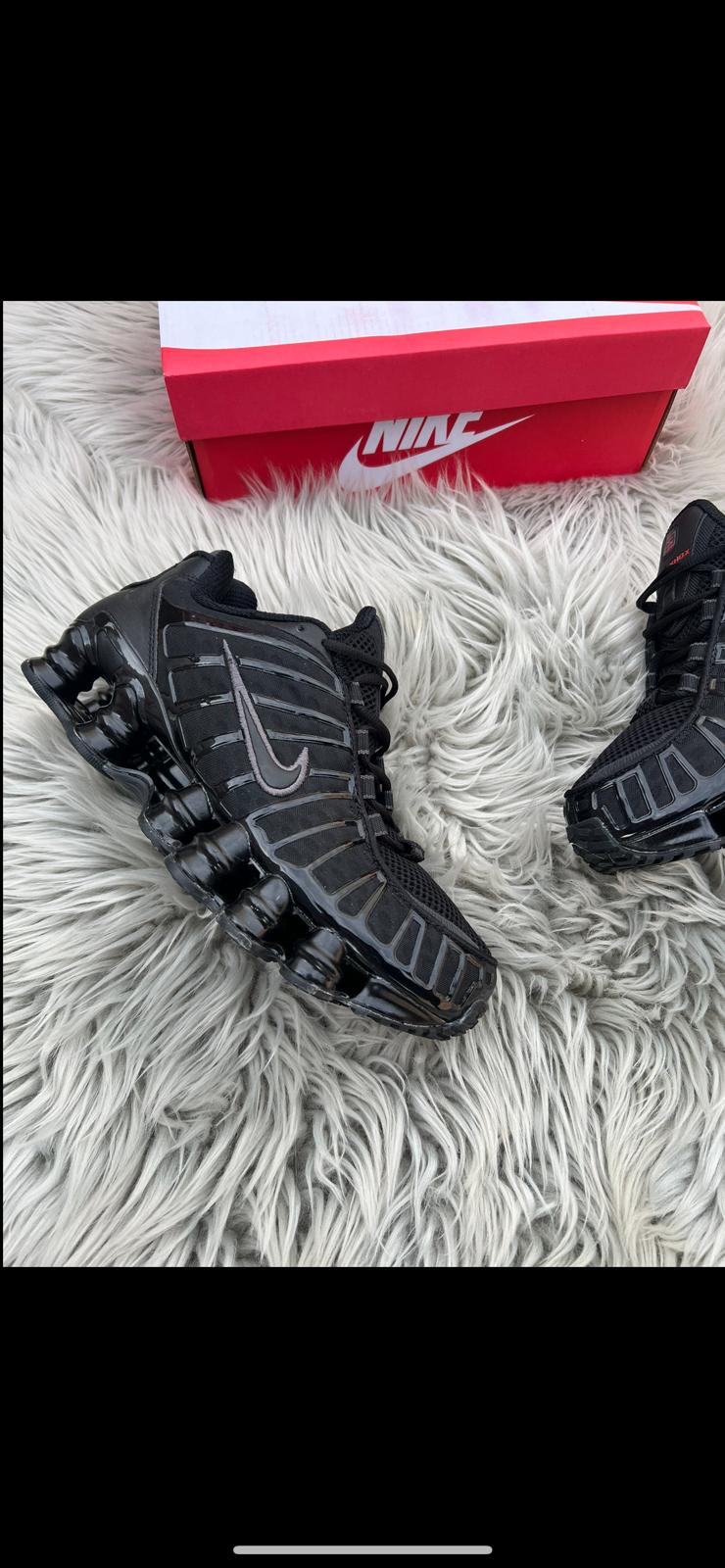 NIKE SHOX NEGRAS