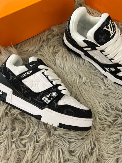 LOUIS VUITTON TRAINER NEGRO Y BLANCO