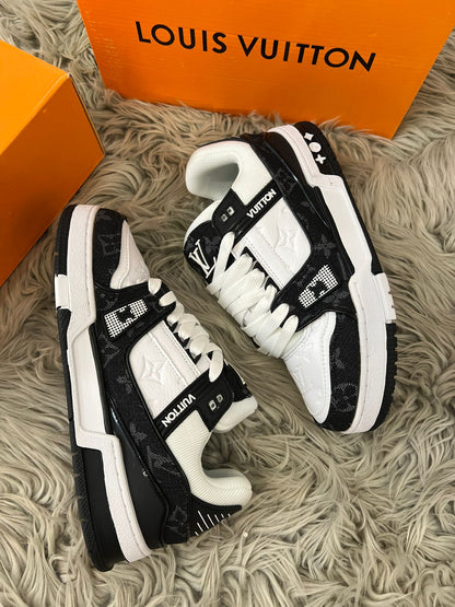 LOUIS VUITTON TRAINER NEGRO Y BLANCO